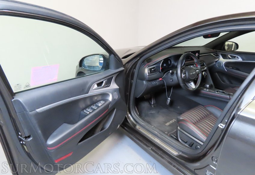 2023 Genesis G70 - Image 19