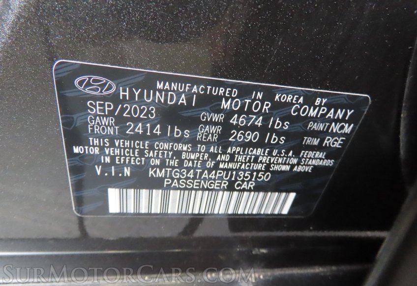 2023 Genesis G70 - Image 58