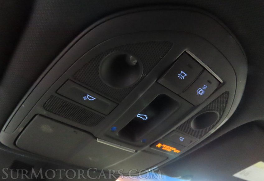 2023 Genesis G70 - Image 39