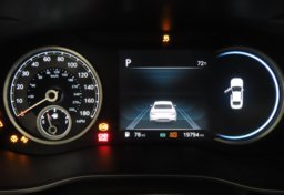 2023 Genesis G70 - Image 31