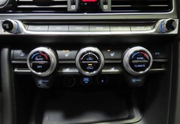 2023 Genesis G70 - Image 35