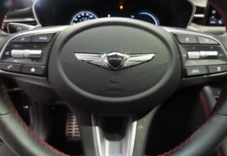 2023 Genesis G70 - Image 37