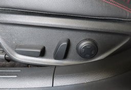 2023 Genesis G70 - Image 47