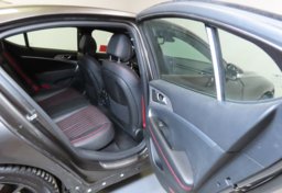 2023 Genesis G70 - Image 22