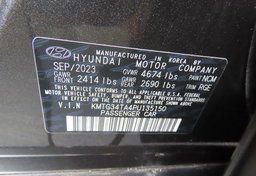 2023 Genesis G70 - Image 58