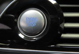 2023 Genesis G70 - Image 40