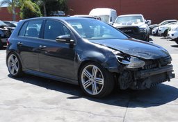 2013 Volkswagen Golf R - Image 4