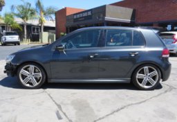 2013 Volkswagen Golf R - Image 5