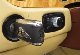 2005 Bentley Continental - Image 32