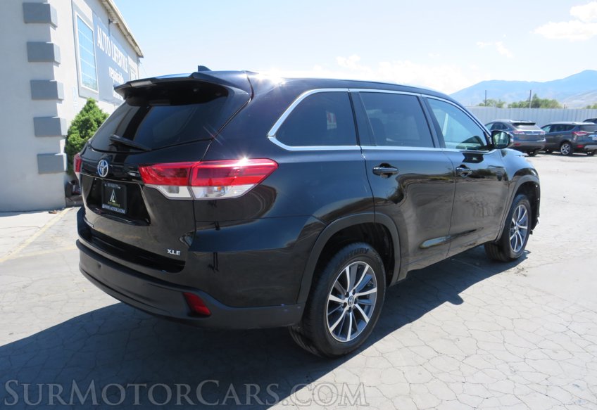 2017 Toyota Highlander - Image 6