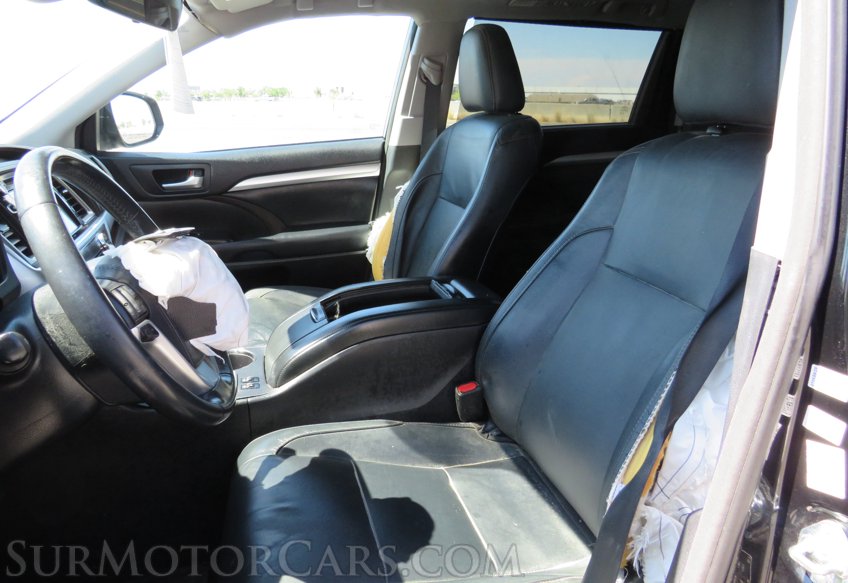 2017 Toyota Highlander - Image 28