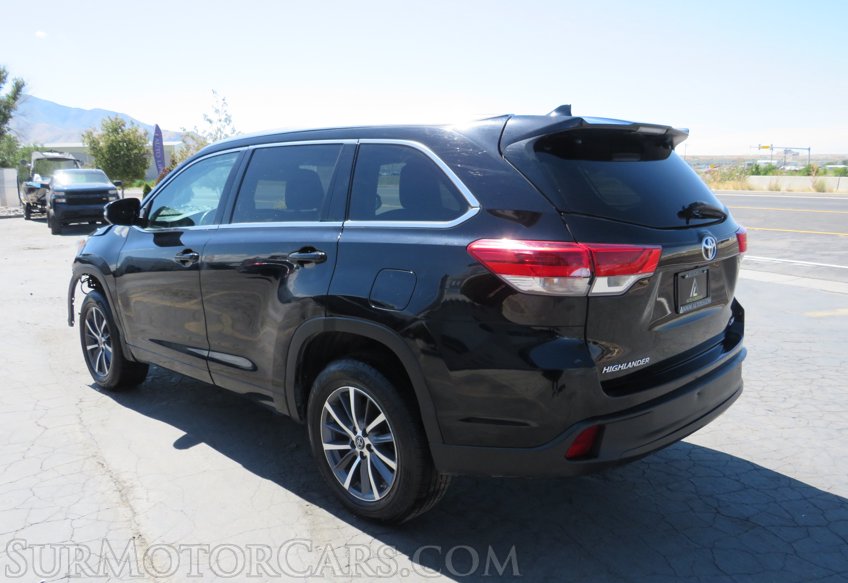 2017 Toyota Highlander - Image 5