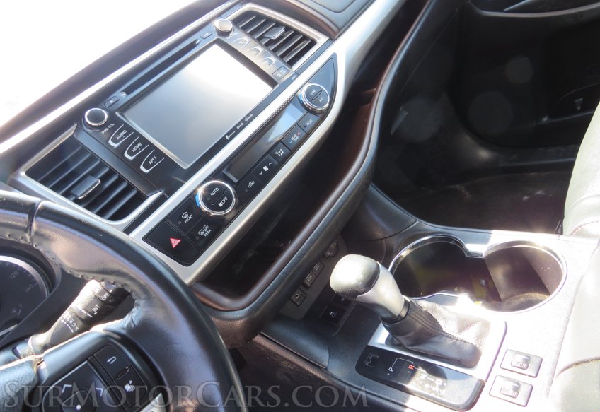 2017 Toyota Highlander - Image 33