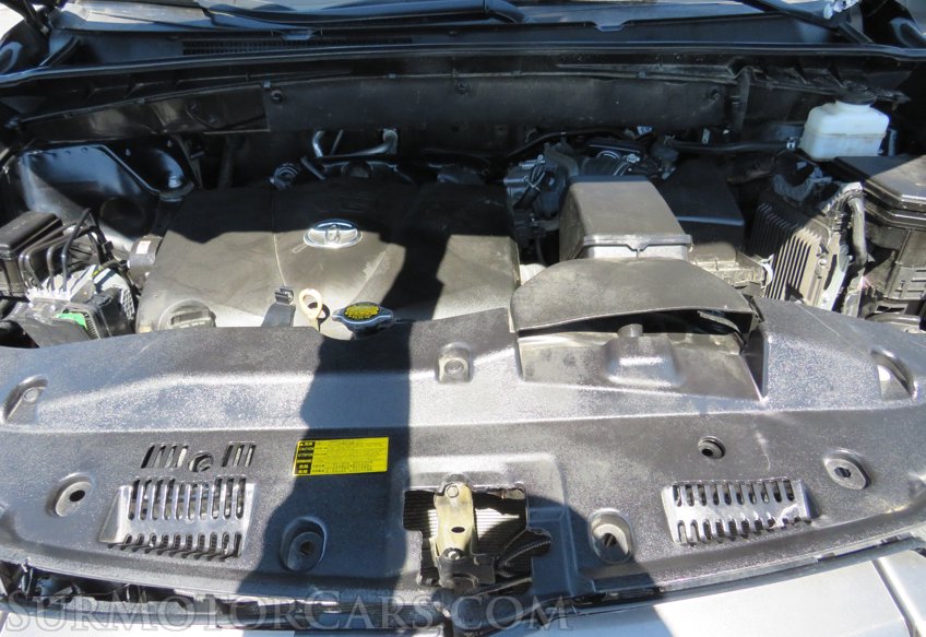 2017 Toyota Highlander - Image 52