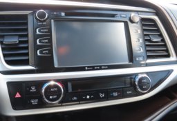 2017 Toyota Highlander - Image 36