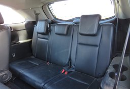 2017 Toyota Highlander - Image 31