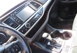 2017 Toyota Highlander - Image 33