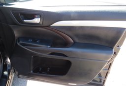 2017 Toyota Highlander - Image 51