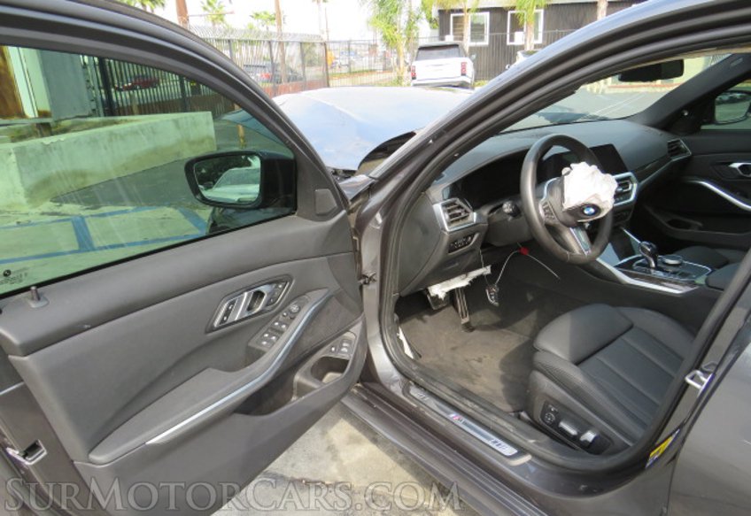 2021 BMW 3 Series - Image 21