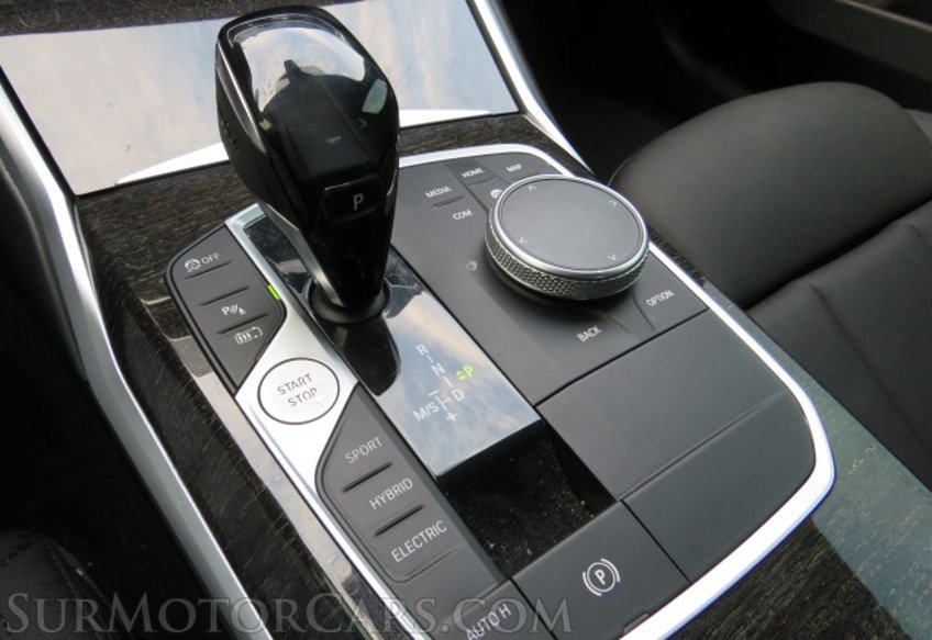 2021 BMW 3 Series - Image 38