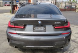 2021 BMW 3 Series - Image 12