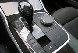 2021 BMW 3 Series - Image 38