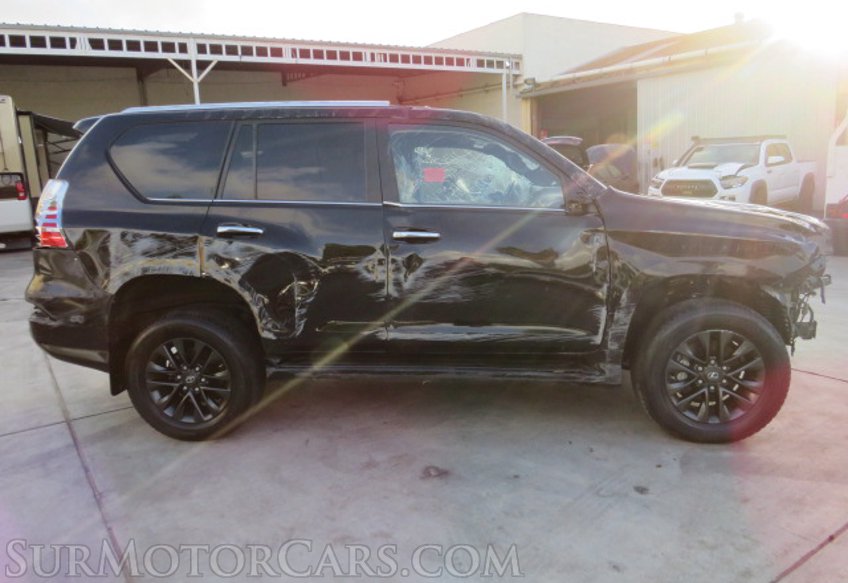 2021 Lexus GX - Image 6