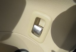 2017 Mercedes-Benz C-Class - Image 38