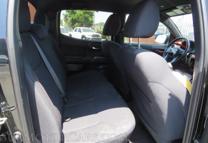 2019 Toyota Tacoma 4WD - Image 34