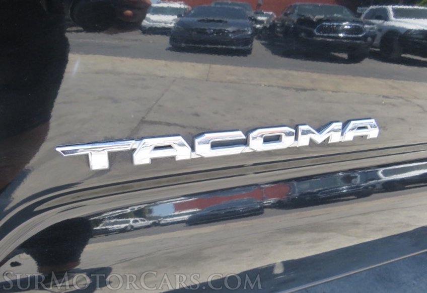 2019 Toyota Tacoma 4WD - Image 18