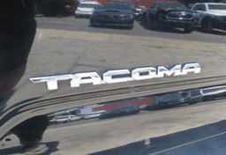 2019 Toyota Tacoma 4WD - Image 18