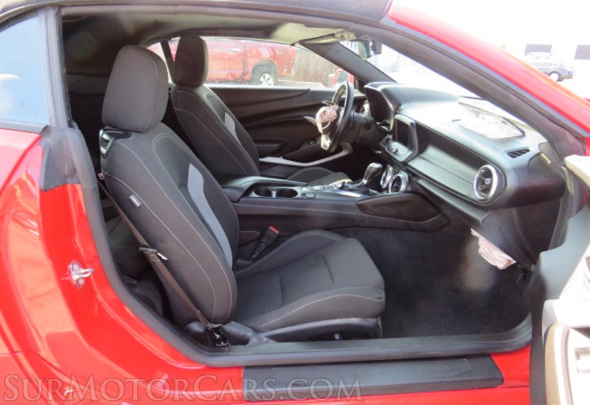 2020 Chevrolet Camaro - Image 25
