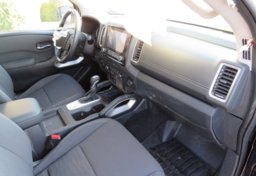 2022 Nissan Frontier - Image 24