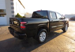 2022 Nissan Frontier - Image 8