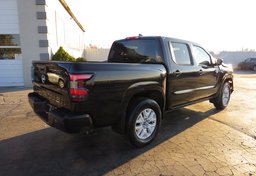 2022 Nissan Frontier - Image 5