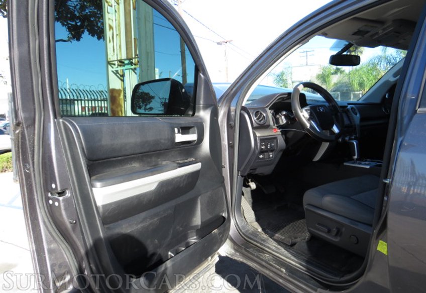 2017 Toyota Tundra - Image 20