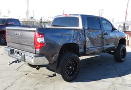 2017 Toyota Tundra - Image 10