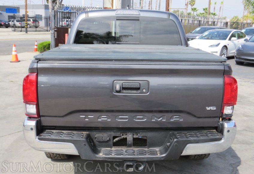 2020 Toyota Tacoma - Image 12