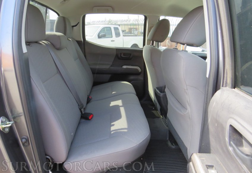 2020 Toyota Tacoma - Image 30