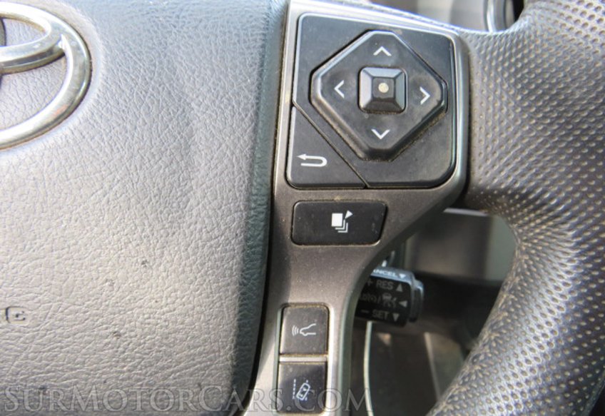 2020 Toyota Tacoma - Image 35