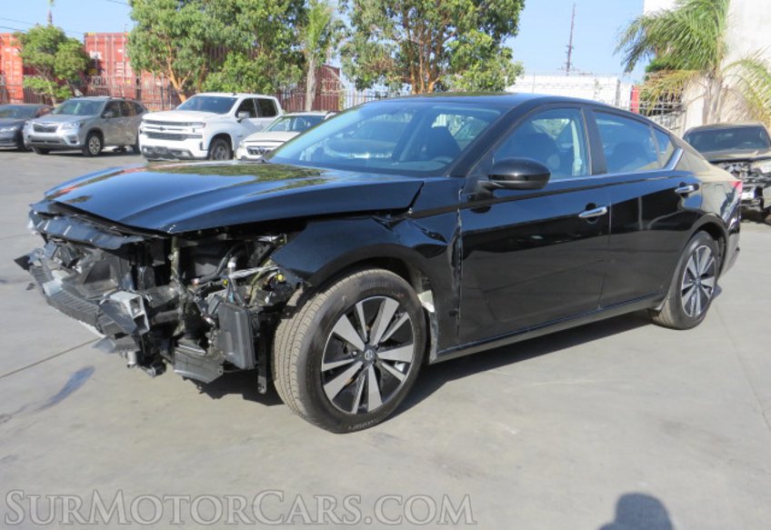 2022 Nissan Altima - Image 4