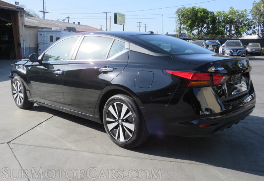 2022 Nissan Altima - Image 8