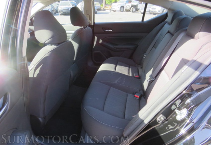 2022 Nissan Altima - Image 29