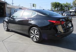 2022 Nissan Altima - Image 8