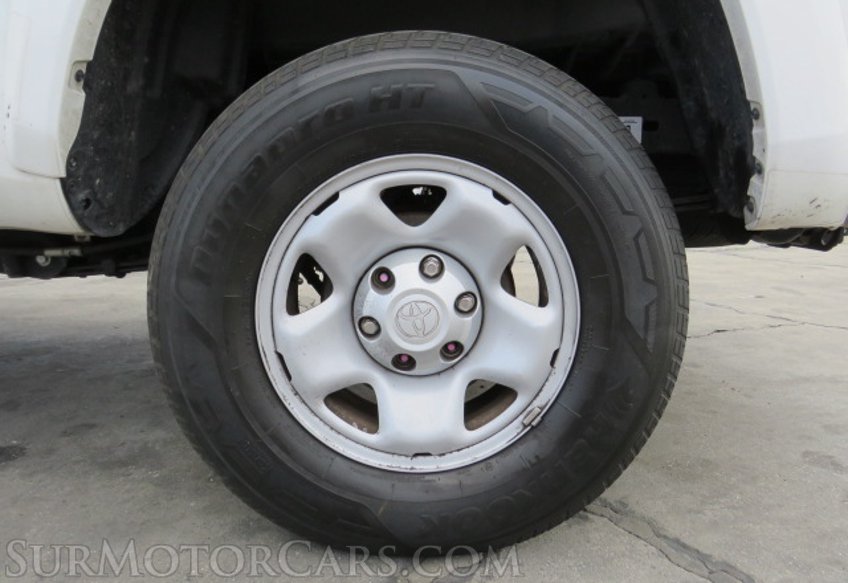 2020 Toyota Tacoma - Image 19