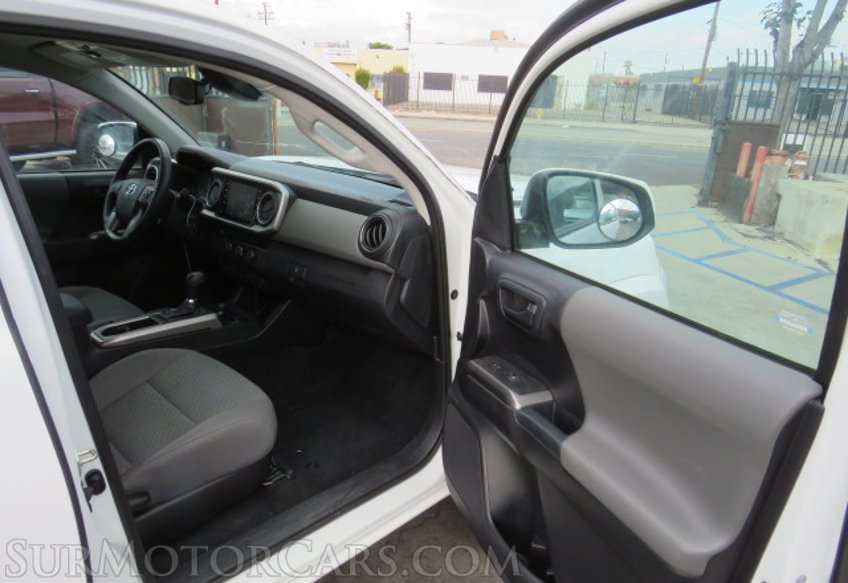 2020 Toyota Tacoma - Image 21