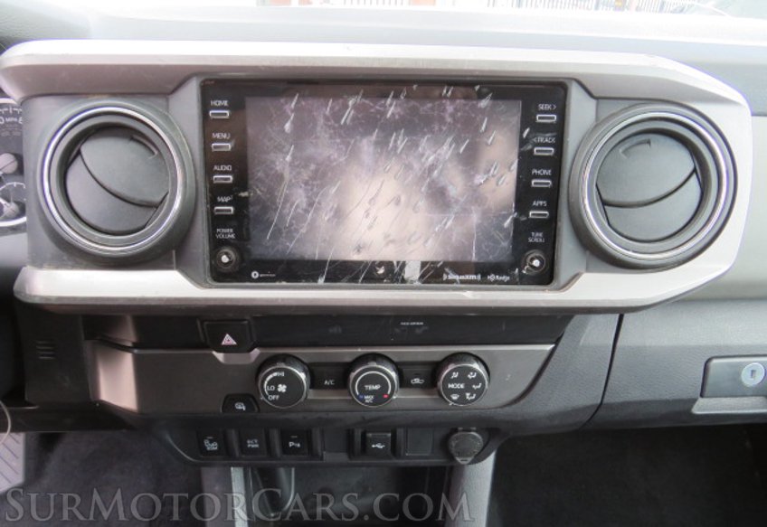 2020 Toyota Tacoma - Image 32