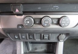 2020 Toyota Tacoma - Image 33