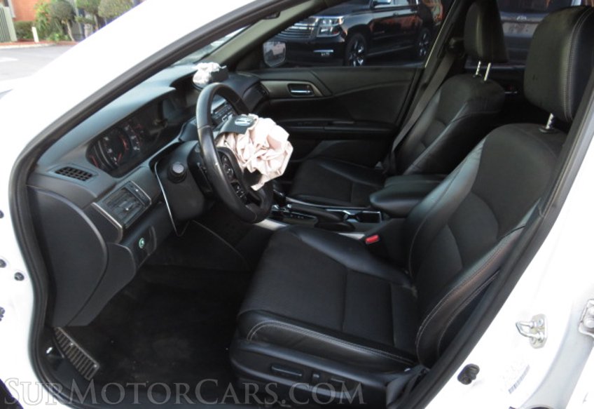 2017 Honda Accord Sedan - Image 22