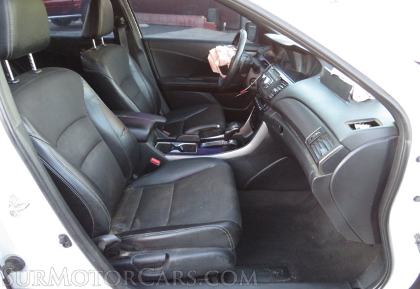 2017 Honda Accord Sedan - Image 21